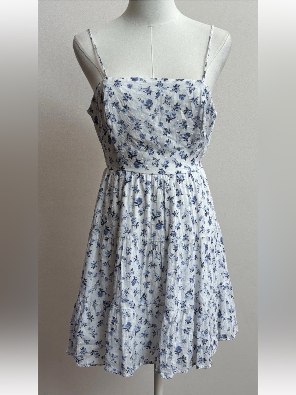 Lulus Blue White Floral Open Back Mini Dress S Missing Back Tie Rayon